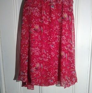 Sag Harbor 16p red flowered skirt